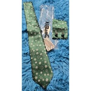 DiBanGu Men's Christmas Theme Green Necktie 3pc Set - Tie, Handkerchief, & Cuffs